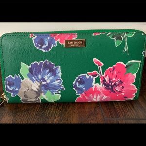 Kate Spade New York | Floral Green wallet